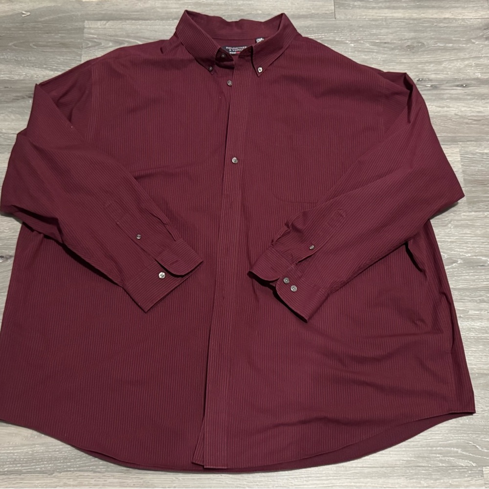 Roundtree & Yorke Men's Burgundy Button-Down Casual Shirt
